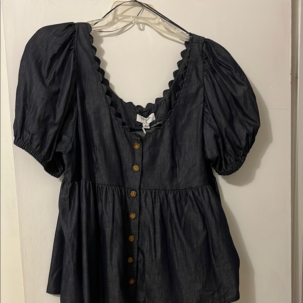 Casual to Dressy Navy Puff Sleeve Top